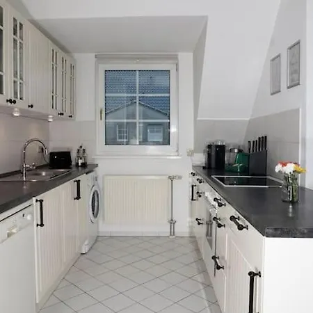Apartman Modernes In Potsdam-golm - 2 Zimmer - Balkon - Beamer - Disney Plus