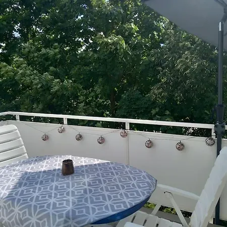 Modernes In Potsdam-golm - 2 Zimmer - Balkon - Beamer - Disney Plus * Potsdam