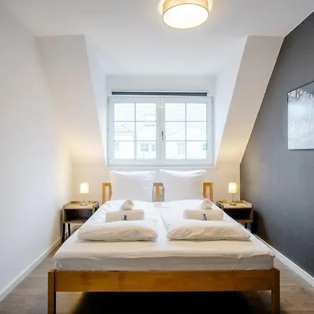 Modernes In Potsdam-golm - 2 Zimmer - Balkon - Beamer - Disney Plus * Potsdam
