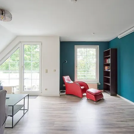 Apartment Modernes In Potsdam-golm - 2 Zimmer - Balkon - Beamer - Disney Plus
