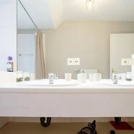 Modernes In Potsdam-golm - 2 Zimmer - Balkon - Beamer - Disney Plus * Potsdam